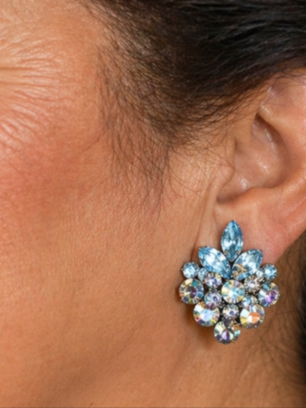 Vintage Aurora Borealis Blue Rhinestone Clip On Cluster Earrings Silver Tone - Picture 14 of 16